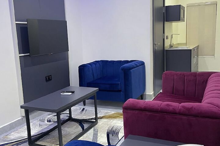 Room 9 of 13