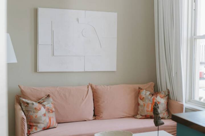 Room 3 of 6