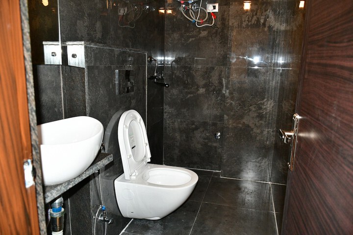 Room 28 of 56