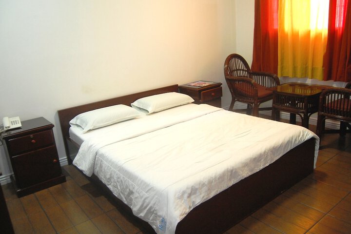Room 9 of 29