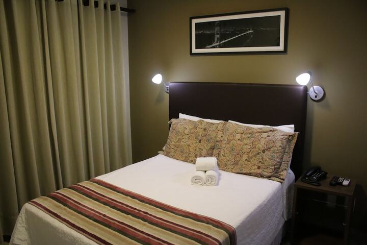 Room 5 of 61