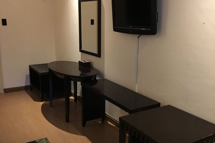 Room 17 of 27
