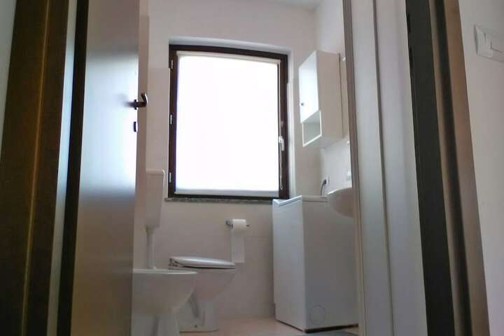 Room 8 of 12