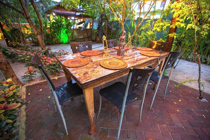 Dining 75 of 80