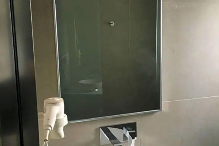 Room 7 of 17