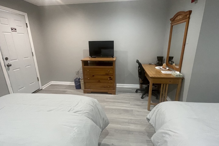 Standard Double Room (1 of 5)