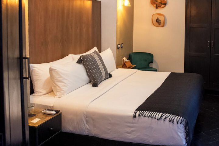Room 27 of 75