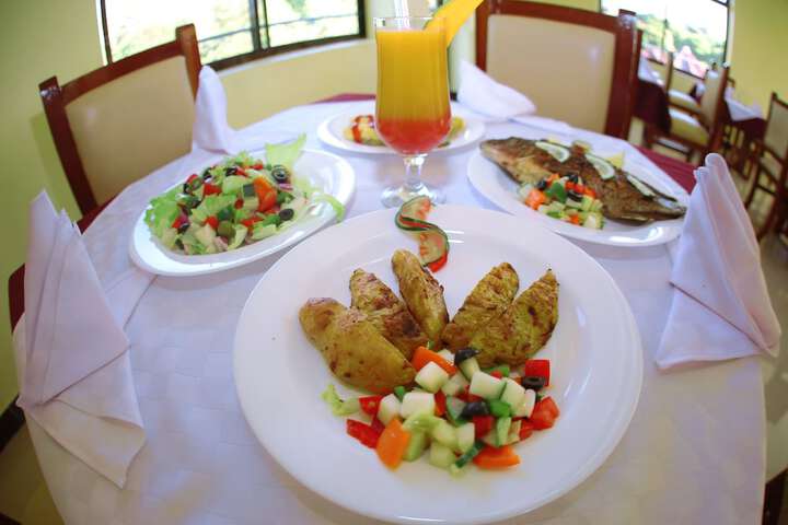 Dining 8 of 22
