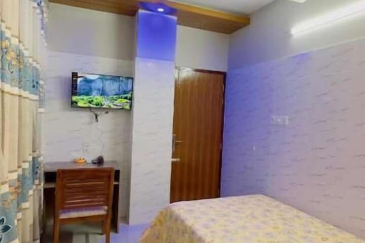 Room 3 of 45