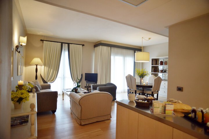 Room 11 of 216