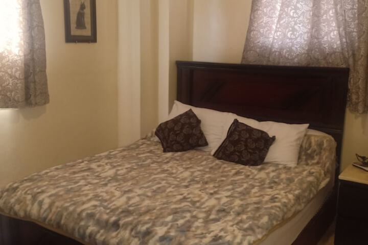 Room 4 of 12