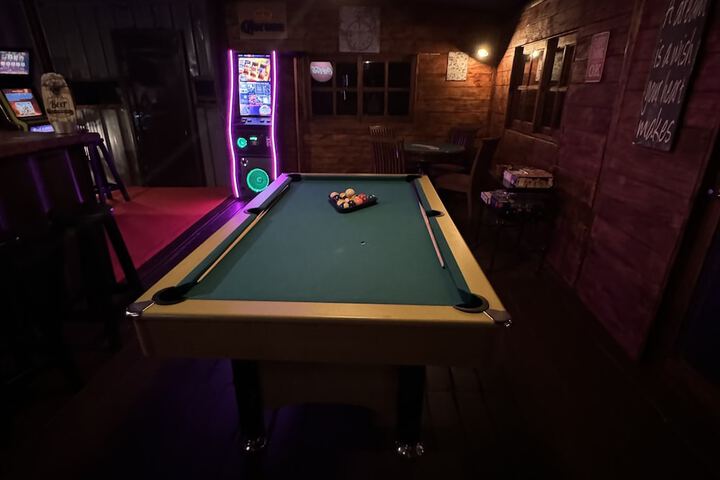 Lounge 81 of 102