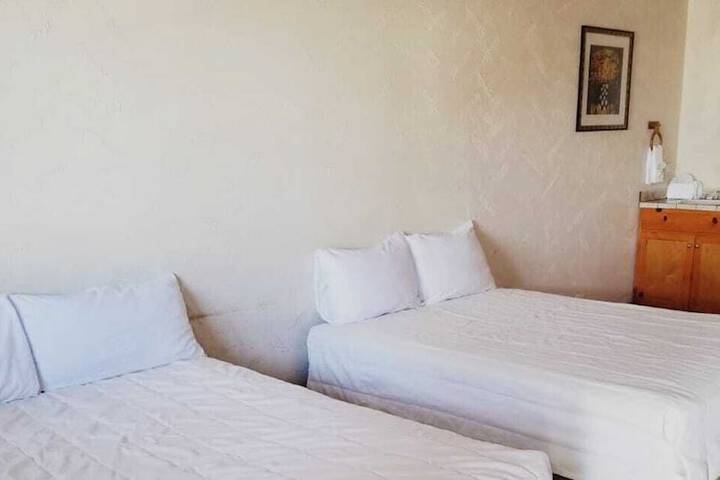 Room 6 of 33