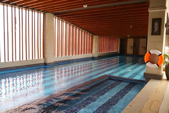 Pool 15 of 35