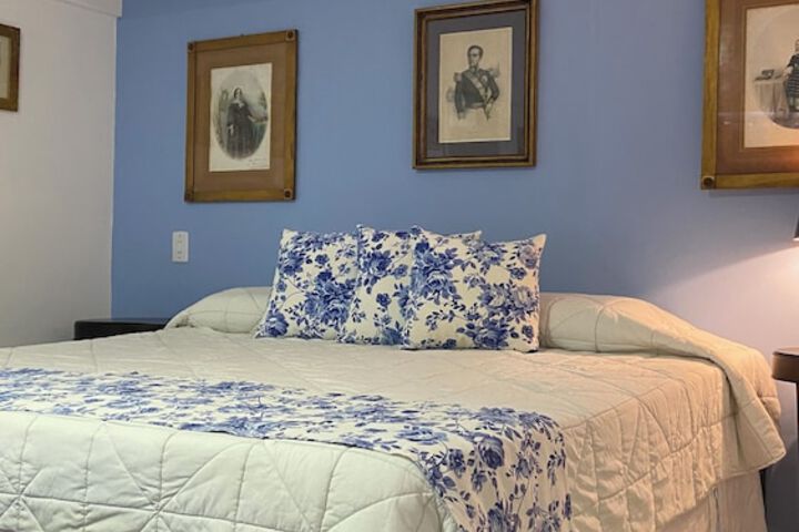 Room 13 of 83