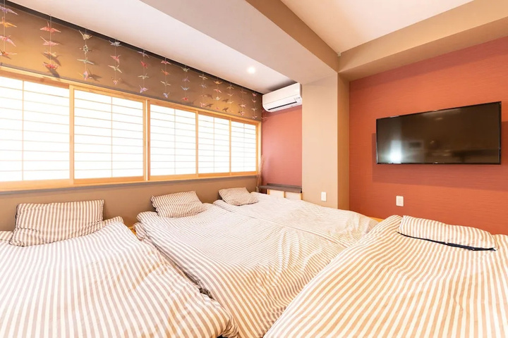 Room 4 of 19