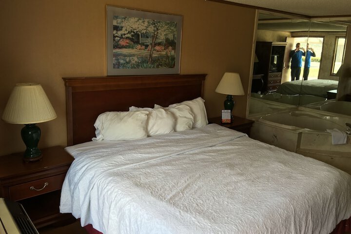 Room 10 of 52