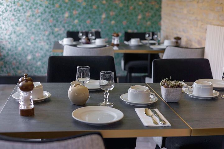 Dining 90 of 113