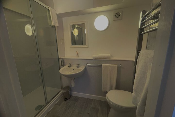 Room 13 of 46