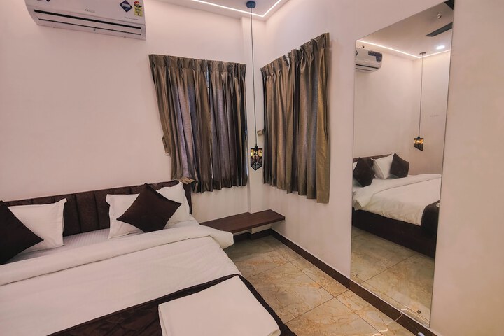 Room 5 of 32
