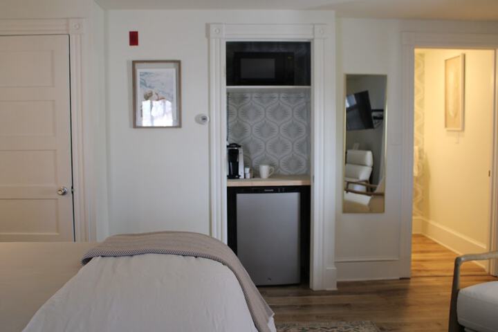 Room 37 of 73