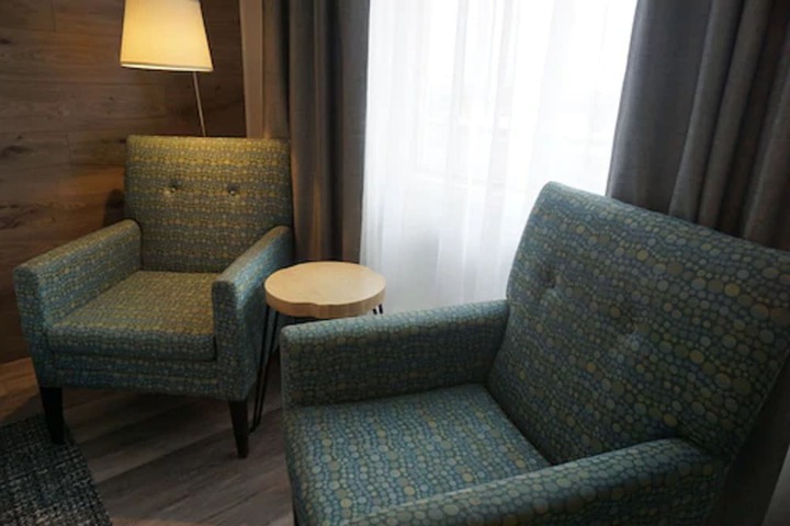 Room 18 of 37