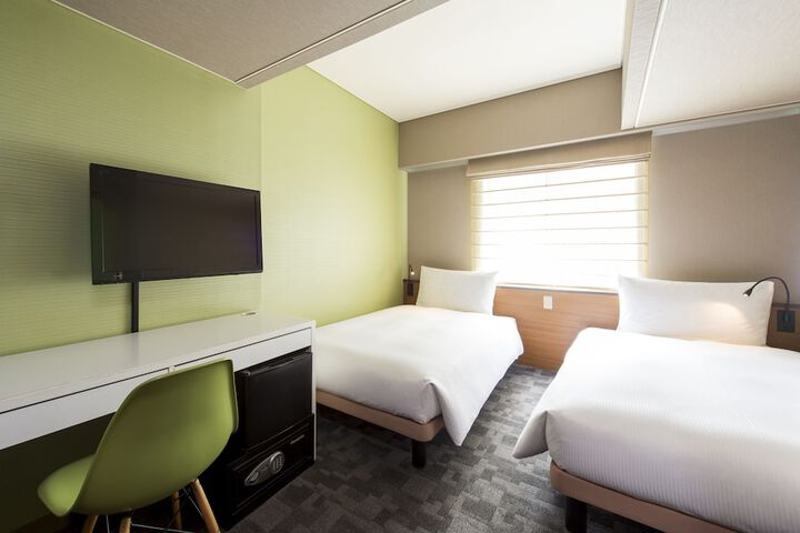 Room 13 of 28