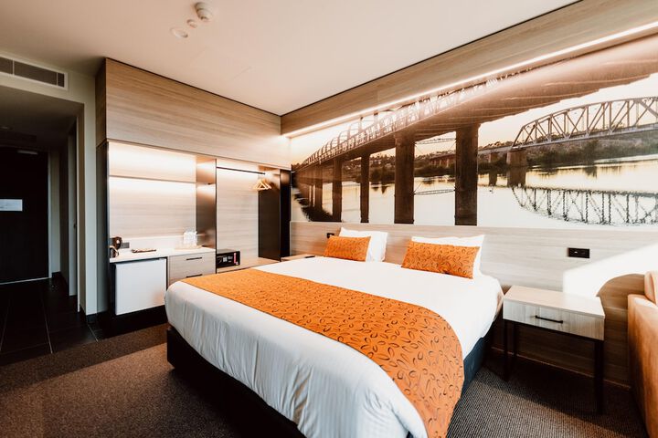 Room 8 of 40