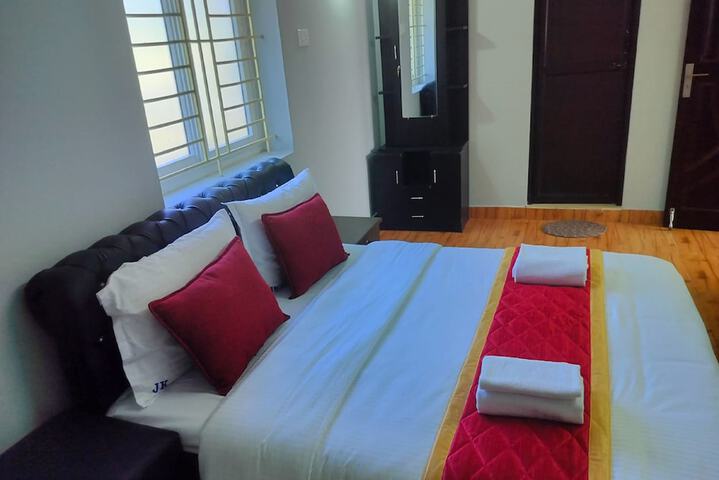 Room 9 of 21