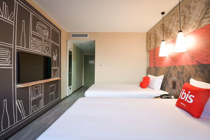 Room 14 of 24
