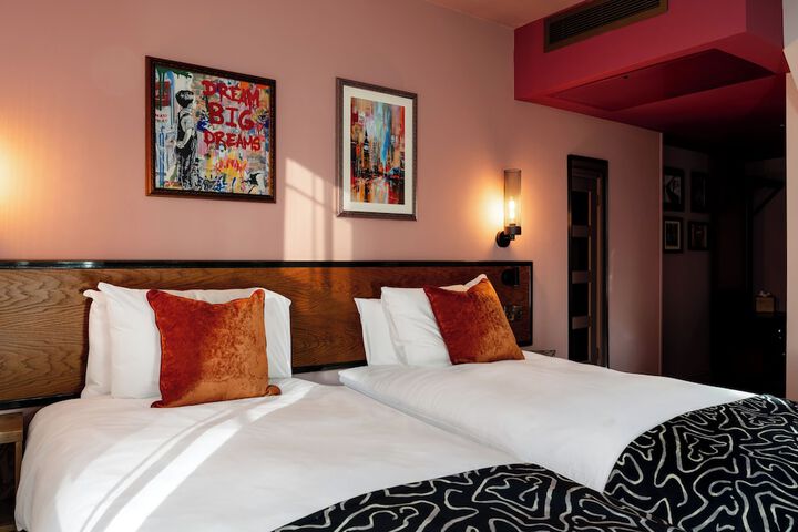 Room 3 of 69