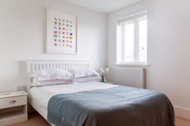 Room 6 of 10
