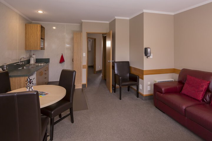 Room 10 of 38