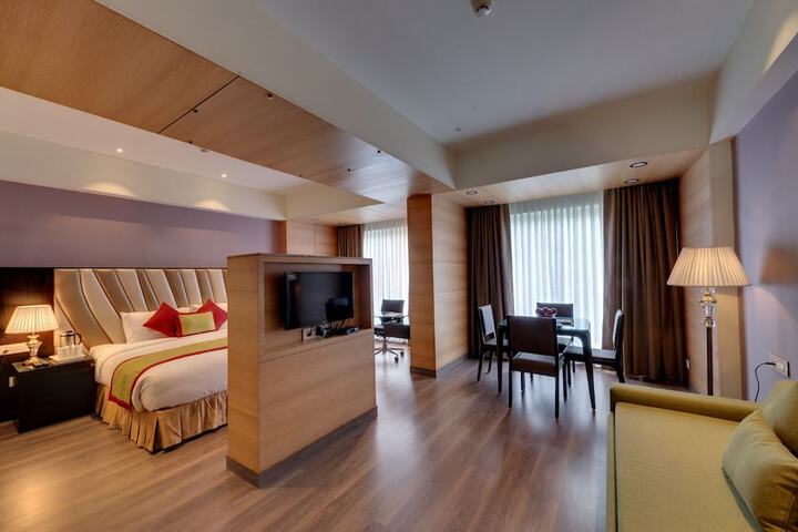 Room 13 of 39