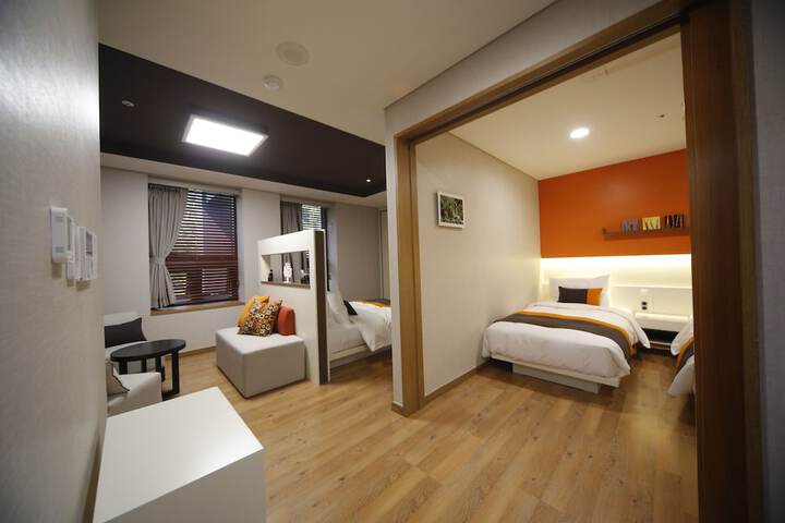 Room 15 of 49