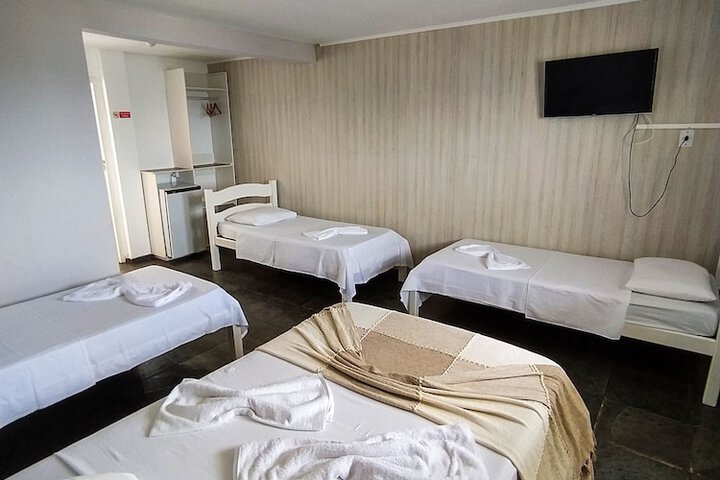Room 6 of 28