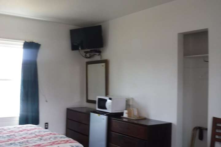 Room 6 of 23