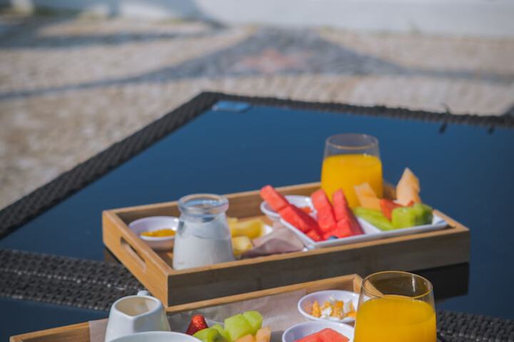 Breakfast/Coffee Service 82 of 124