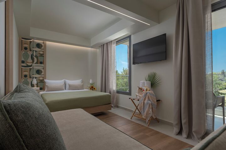 Room 4 of 73
