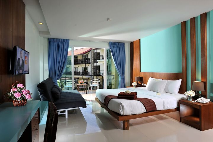 Room 8 of 76