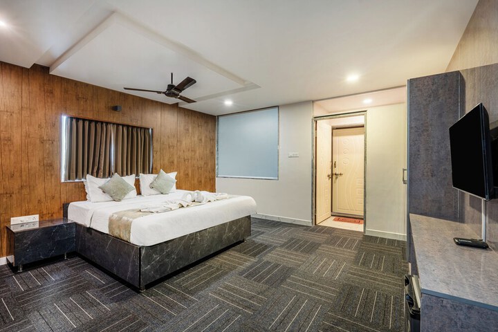 Room 13 of 48