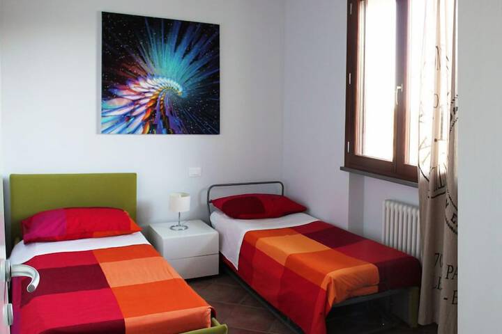 Room 12 of 32