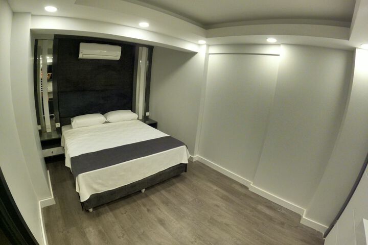 Room 17 of 22