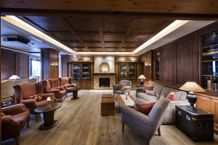 Hotel Lobby