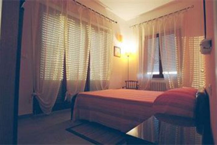 Room 5 of 25