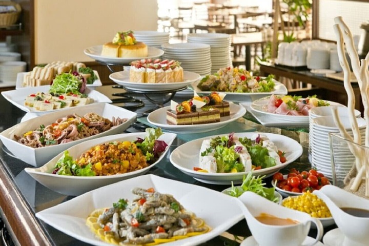 Dining 55 of 65