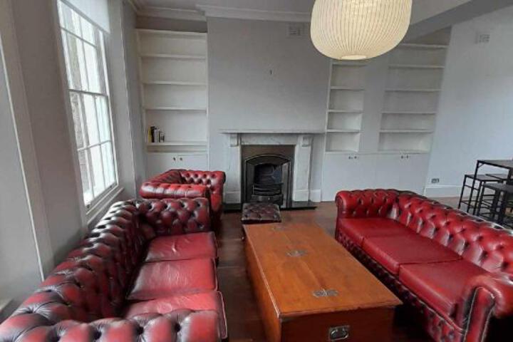 Image of Victorian rooms in the heart of Angel