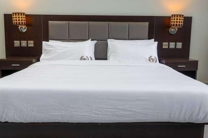 Room 10 of 15