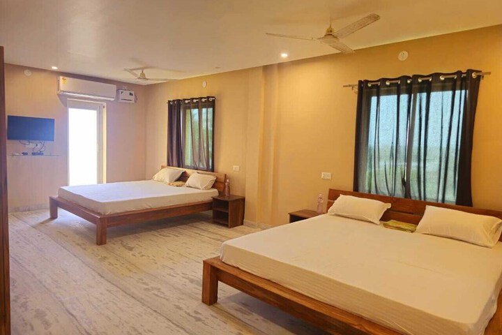 Room 8 of 40