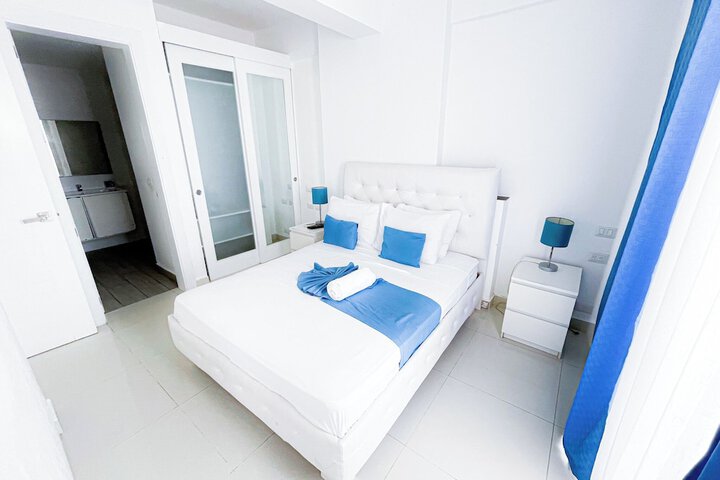 Room 2 of 35